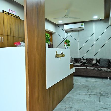 Hotel Sury Villa Ахмедабад Экстерьер фото