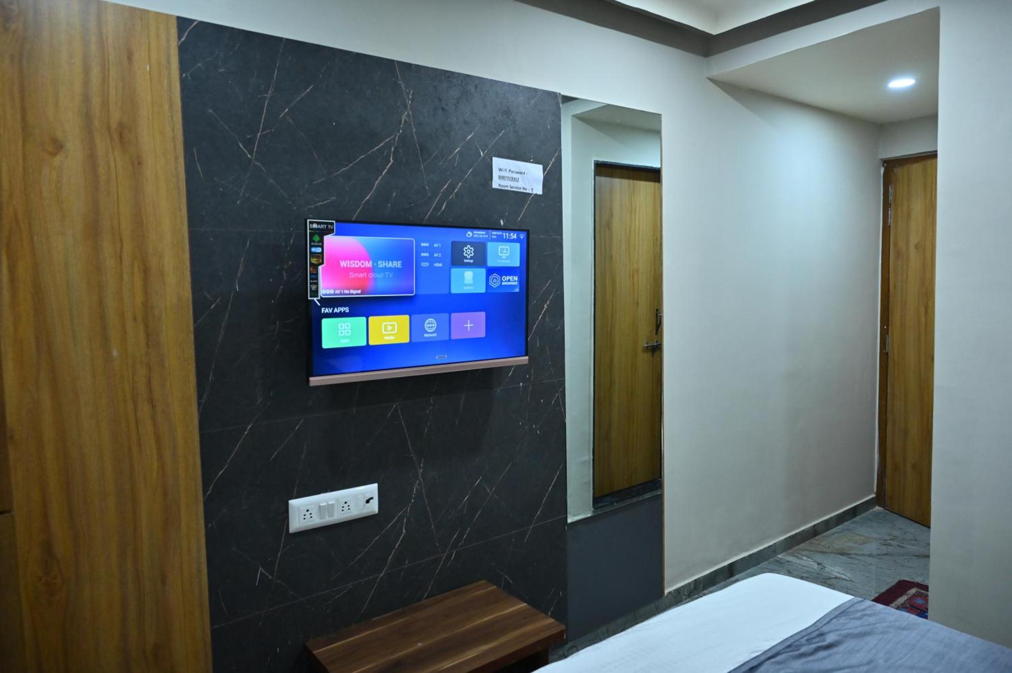 Hotel Sury Villa Ахмедабад Экстерьер фото