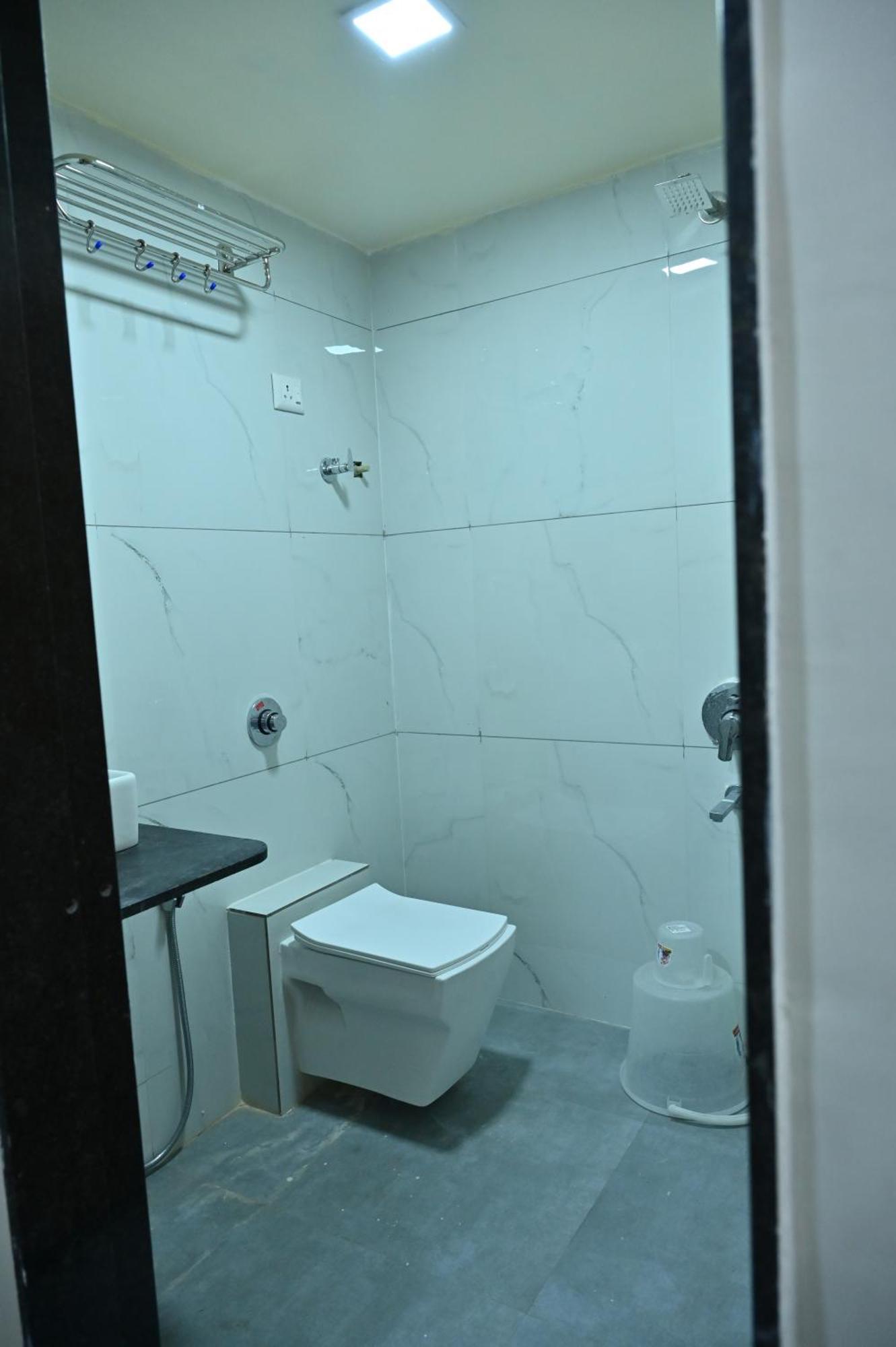 Hotel Sury Villa Ахмедабад Экстерьер фото