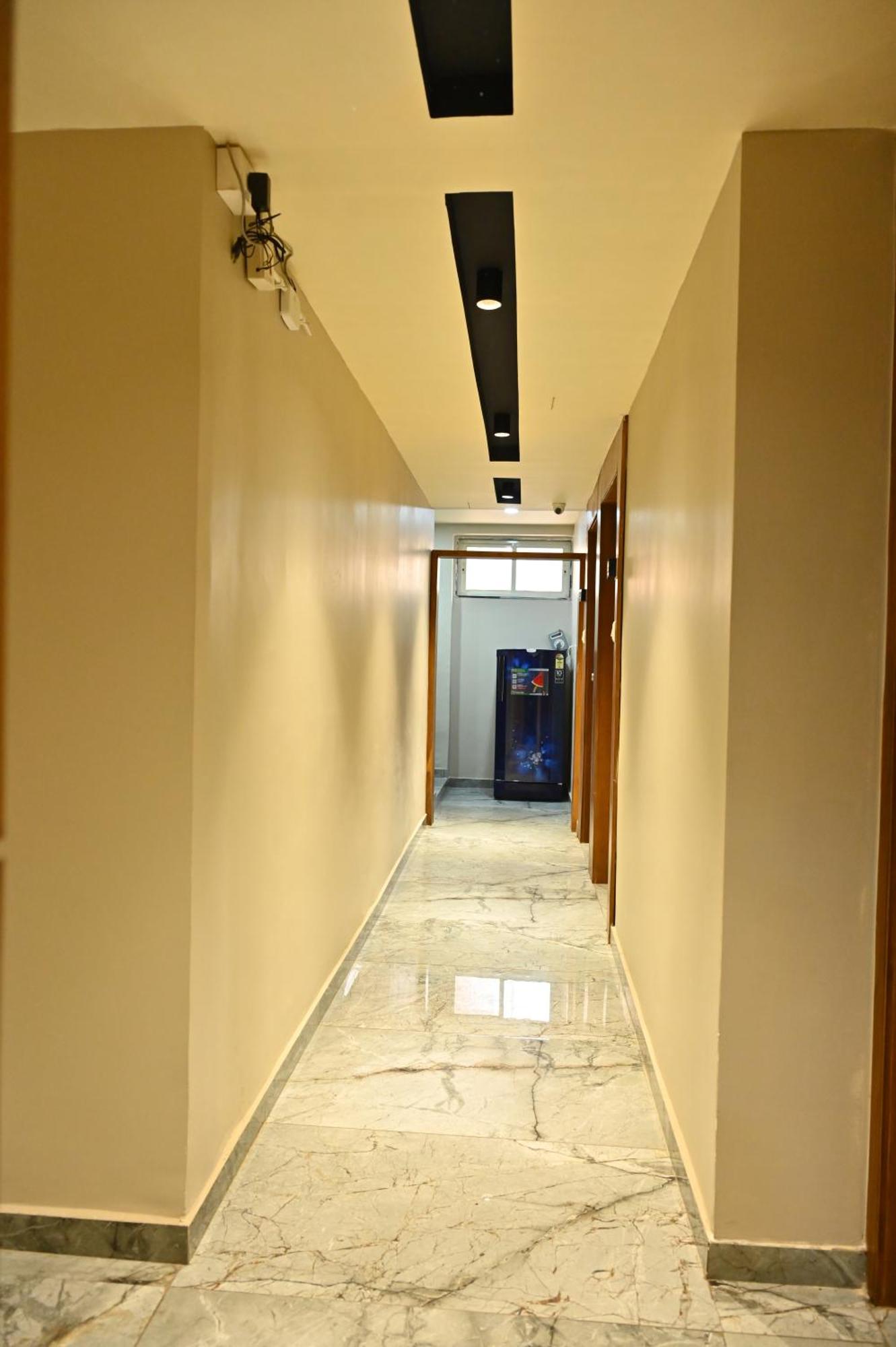 Hotel Sury Villa Ахмедабад Экстерьер фото