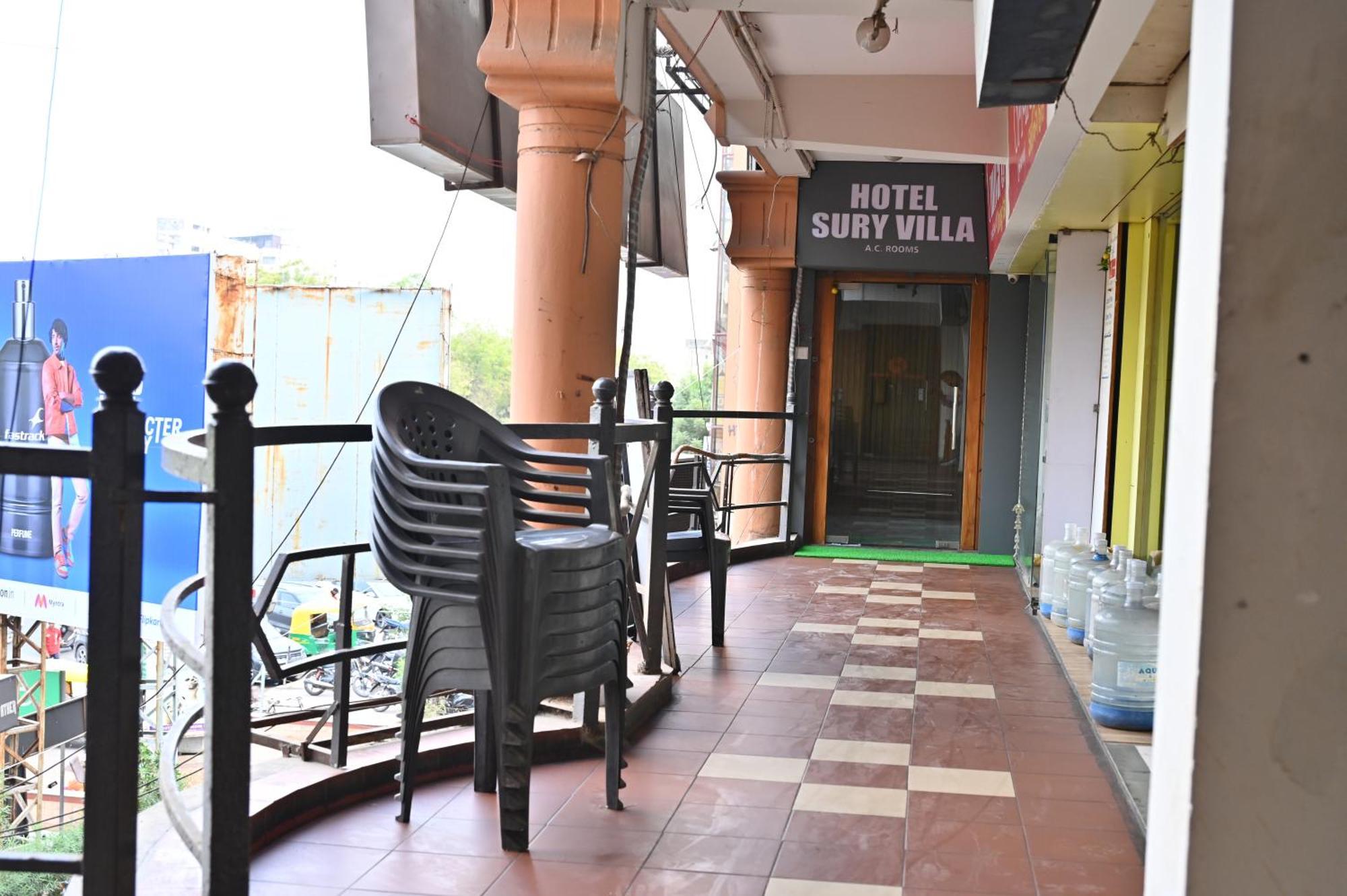 Hotel Sury Villa Ахмедабад Экстерьер фото